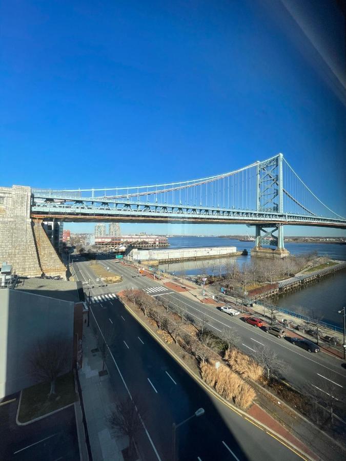 Holiday Inn Express Philadelphia Penn'S Landing By Ihg Exterior photo