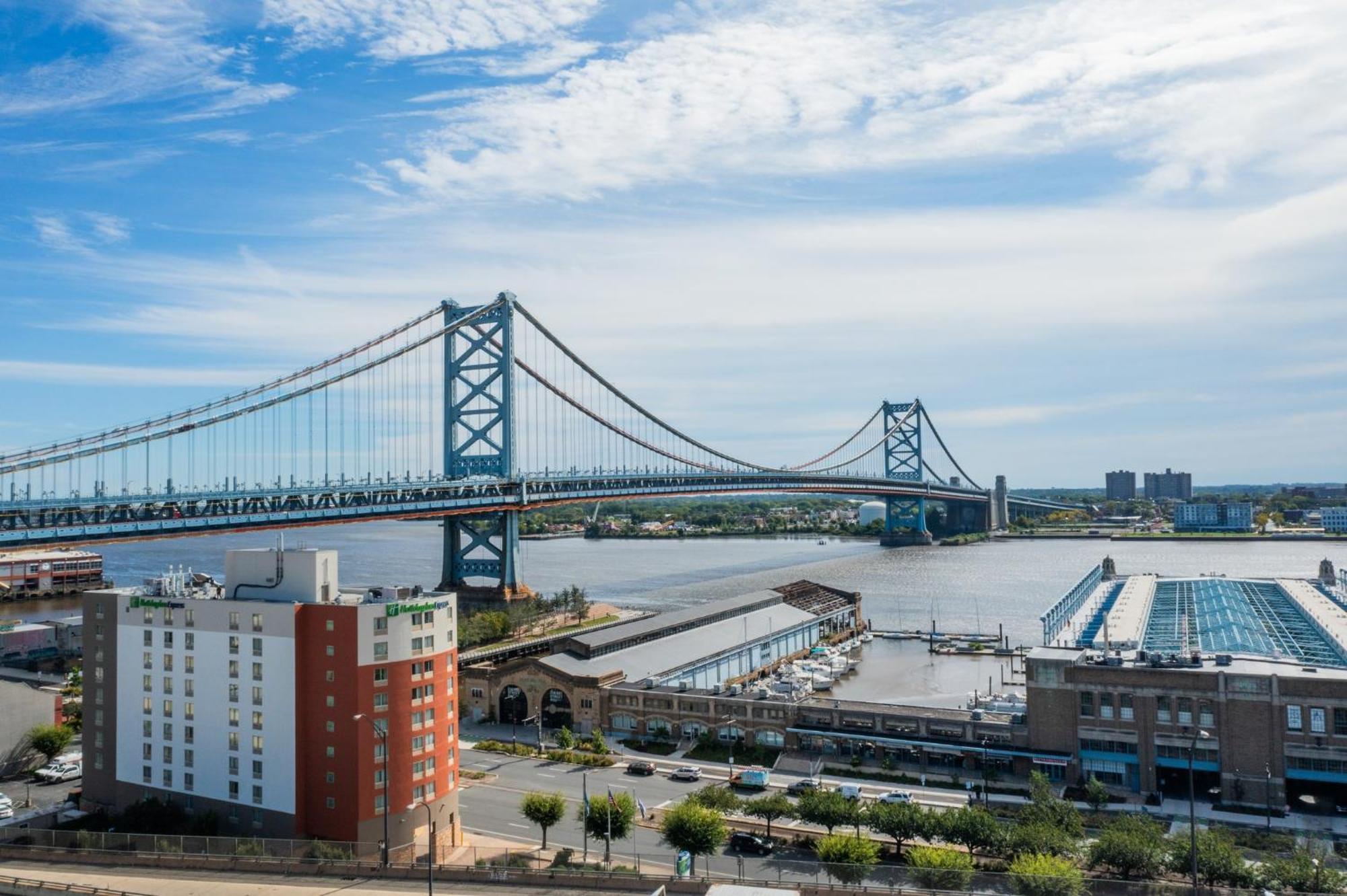 Holiday Inn Express Philadelphia Penn'S Landing By Ihg Exterior photo